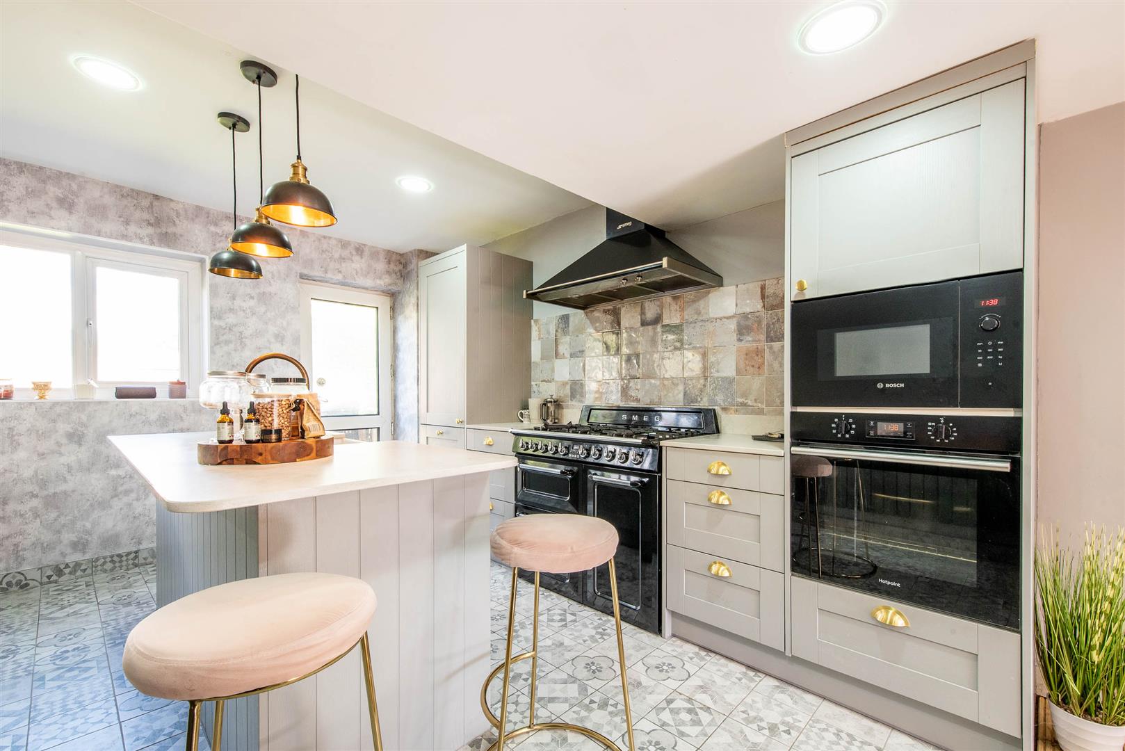 3 bed property in Willow Trees Drive, Blackburn